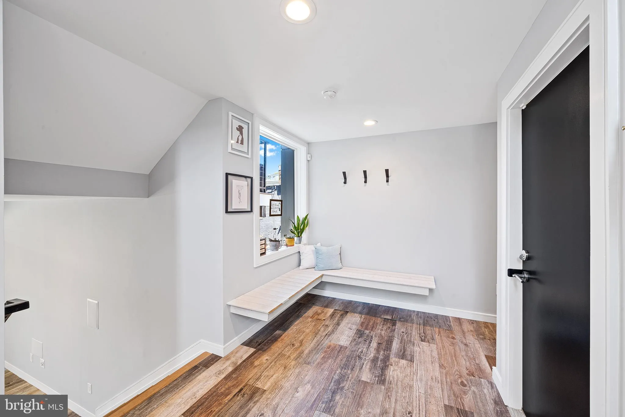 Philadelphia, Pennsylvania 19128, United States, 3 Bedrooms Bedrooms, ,3 BathroomsBathrooms,Residential,Contingent,2969