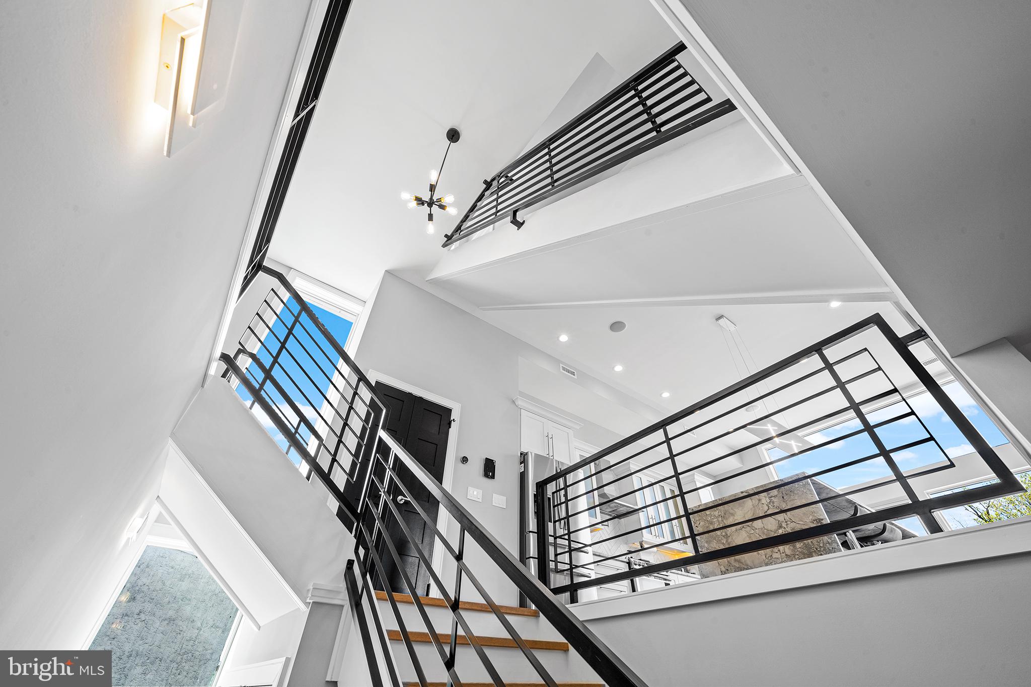 ROXBOROUGH - Residential