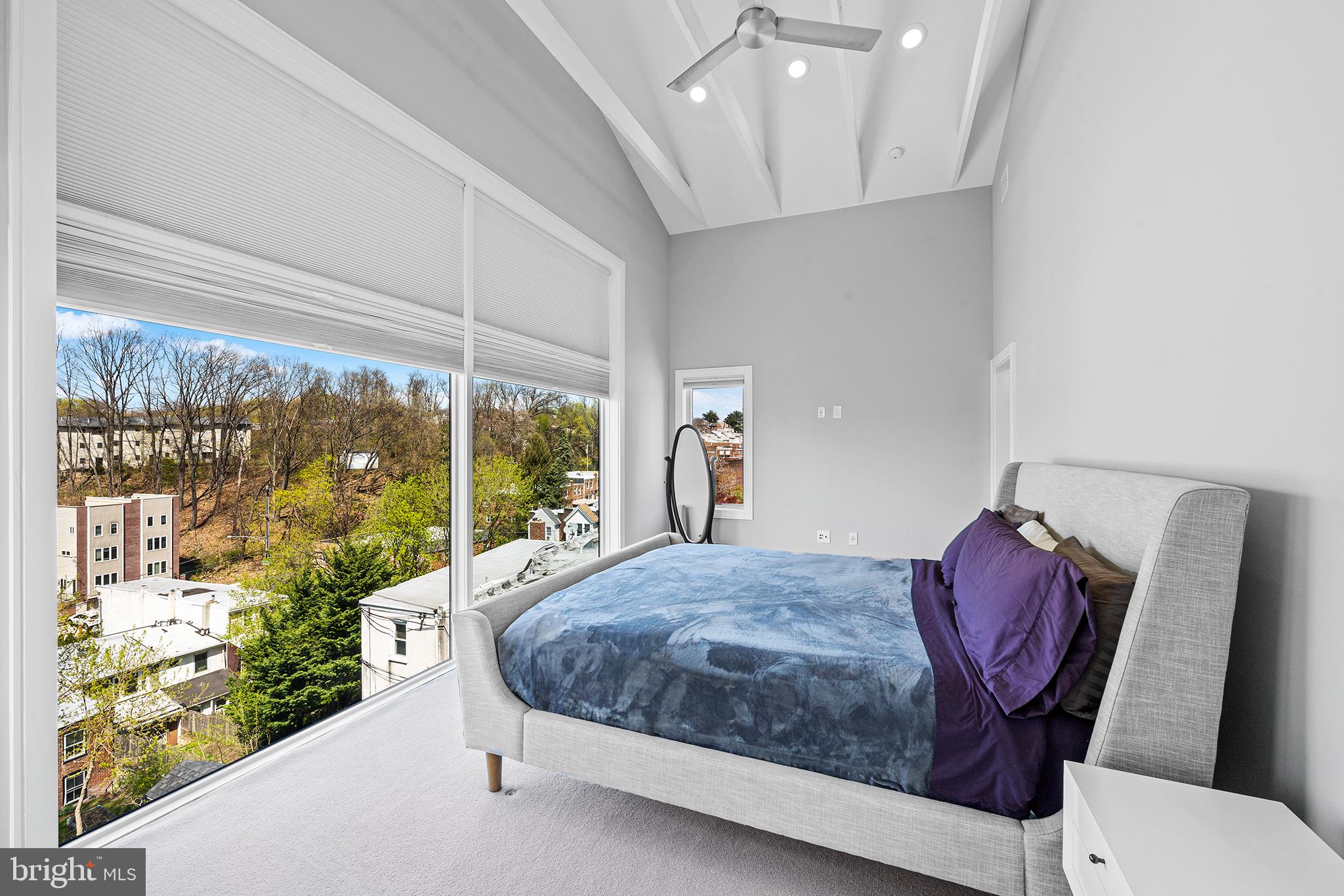 ROXBOROUGH - Residential