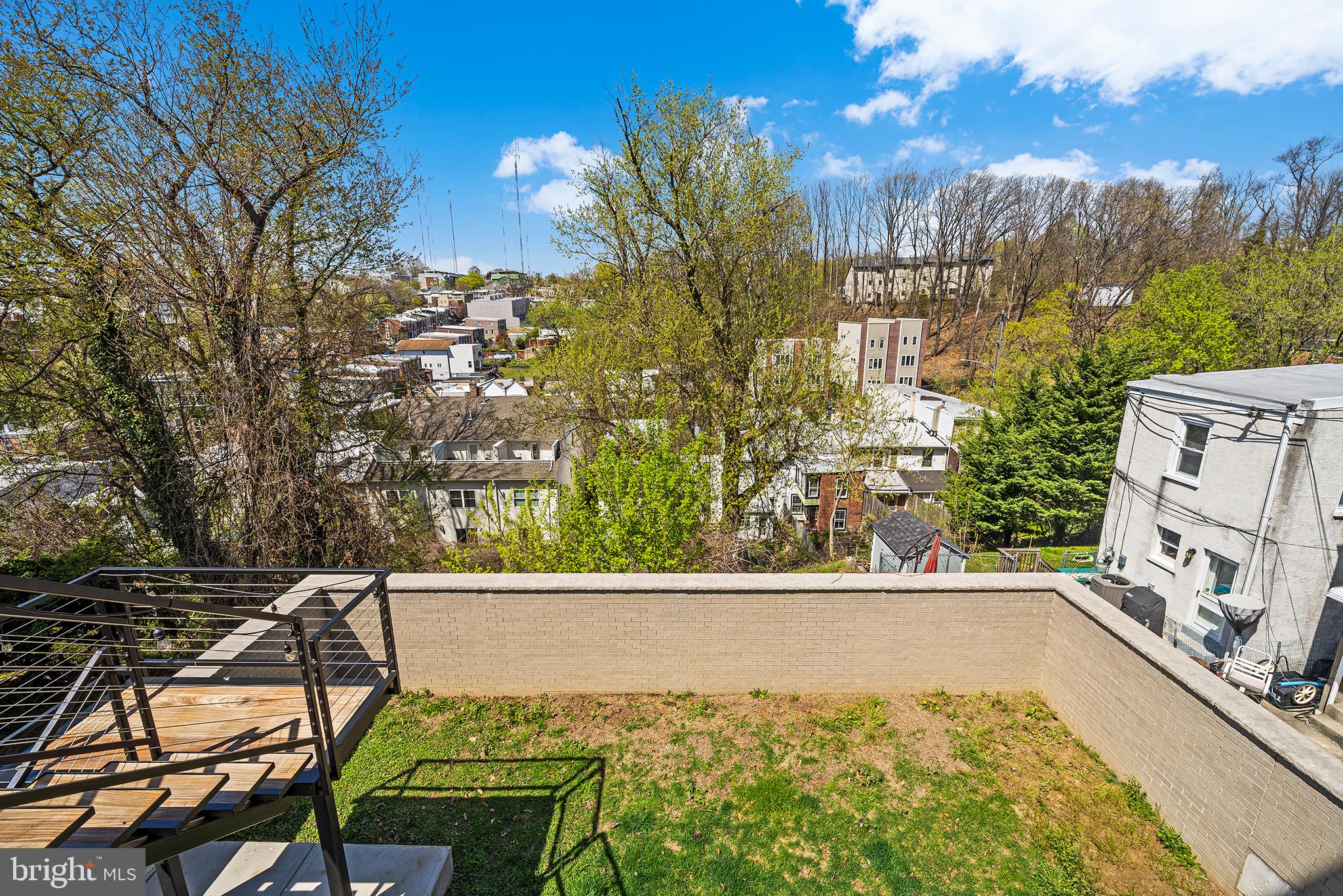 ROXBOROUGH - Residential