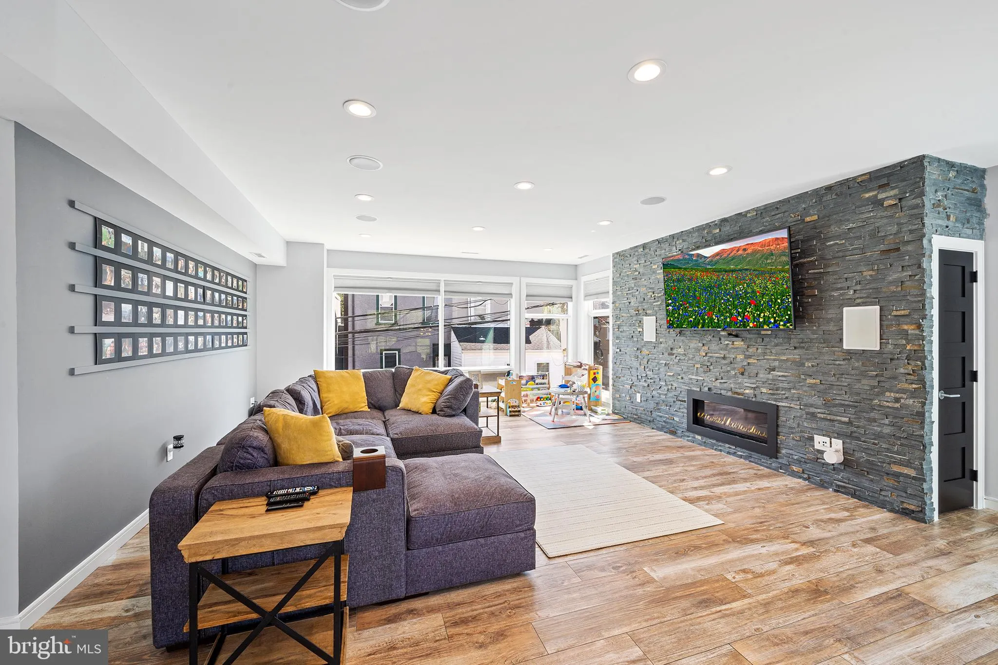 Philadelphia, Pennsylvania 19128, United States, 3 Bedrooms Bedrooms, ,3 BathroomsBathrooms,Residential,Contingent,2969