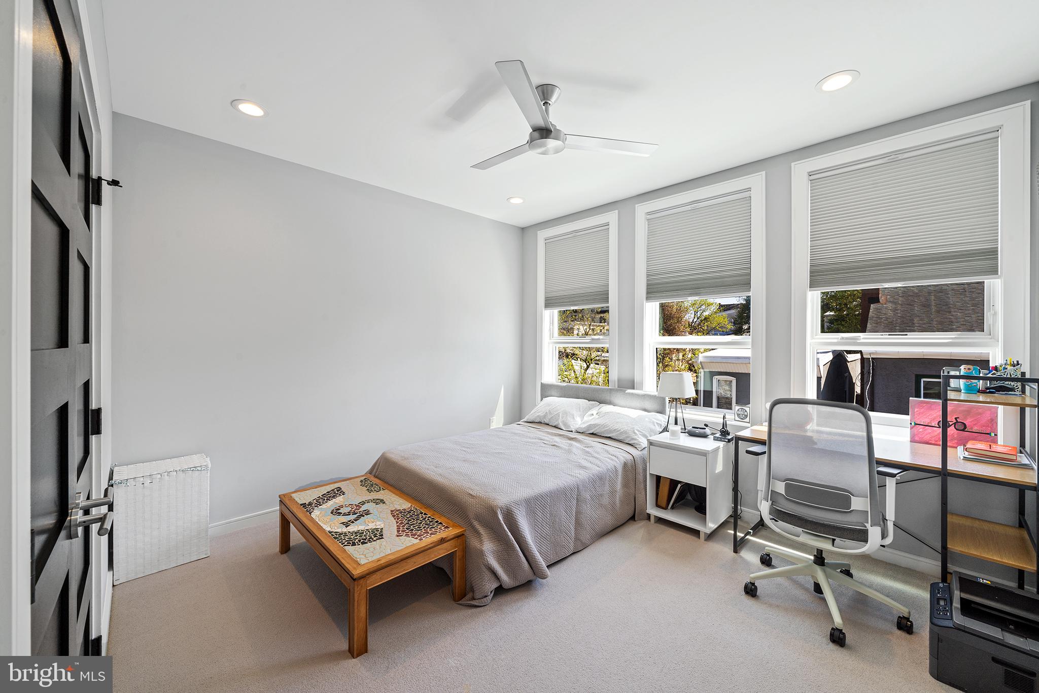 ROXBOROUGH - Residential