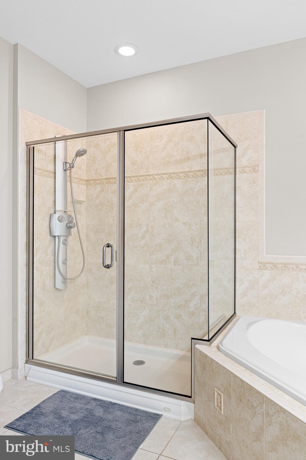 LORETTA HEIGHTS - Residential