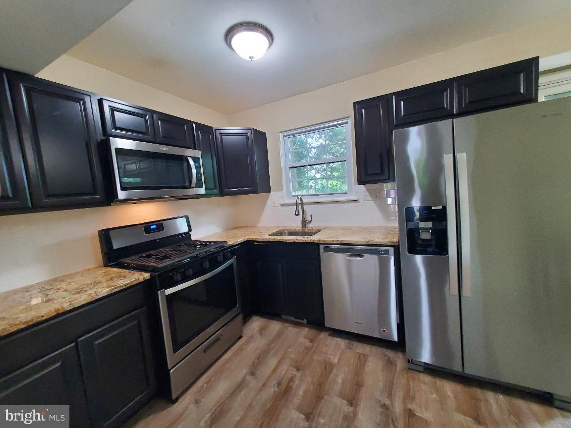 KINGS COURT - Residential Lease