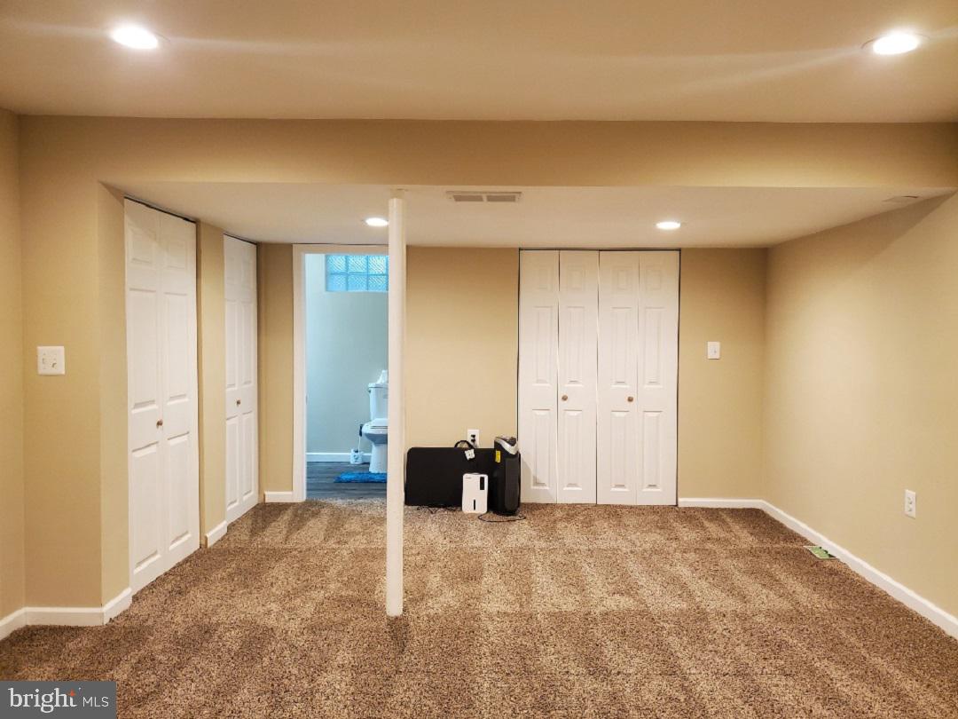 KINGS COURT - Residential Lease