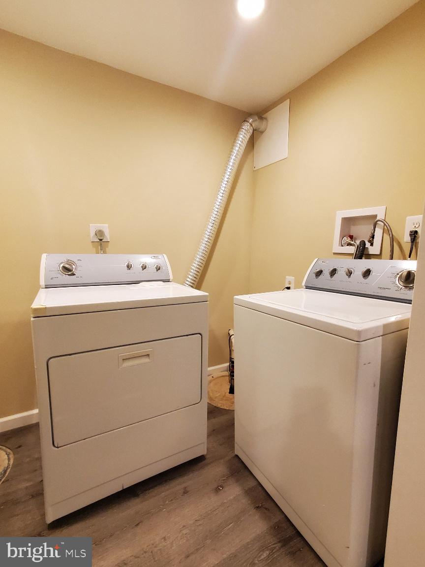 KINGS COURT - Residential Lease