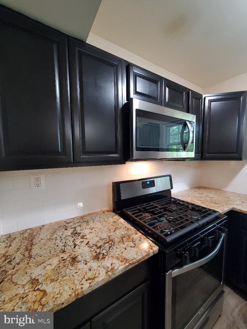 KINGS COURT - Residential Lease