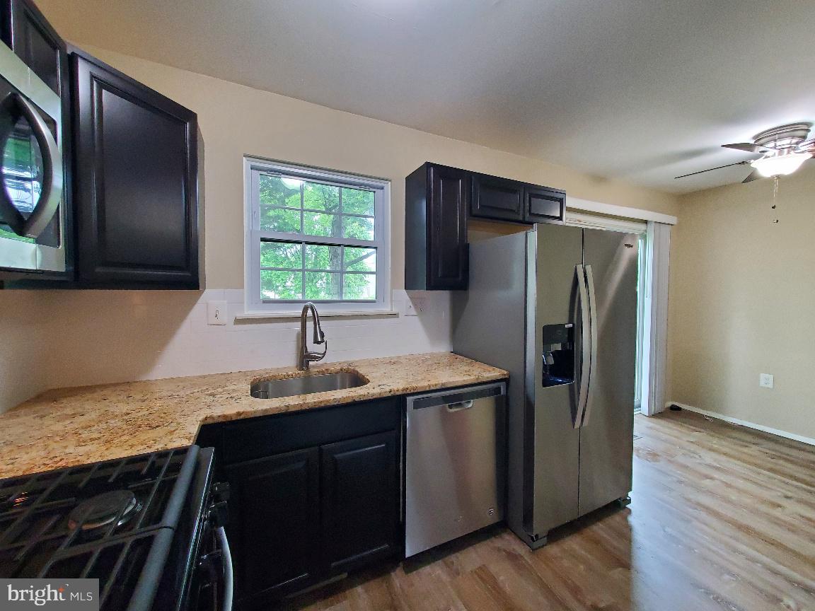 KINGS COURT - Residential Lease