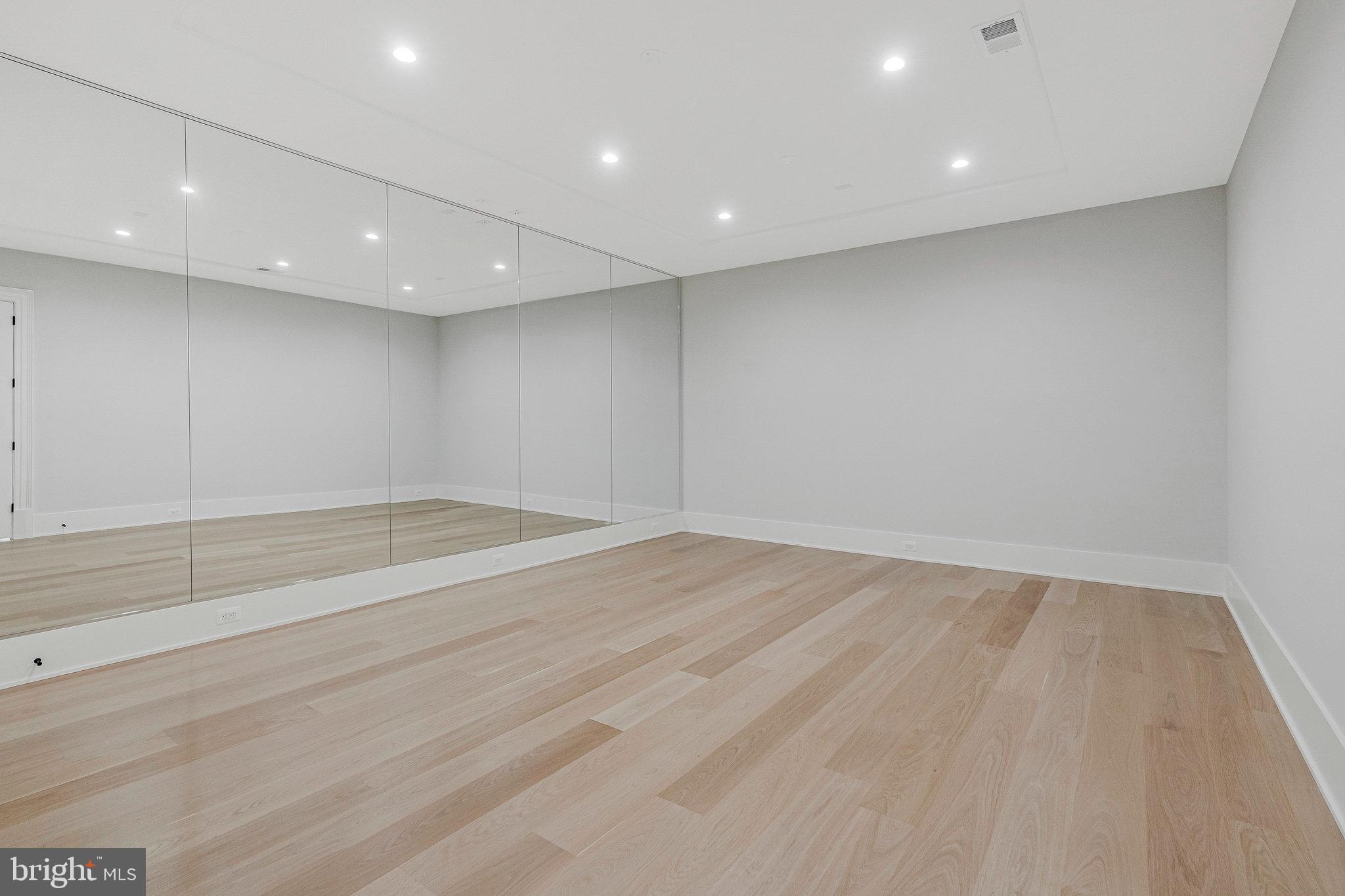 BROYHILL LANGLEY ESTATES - Residential