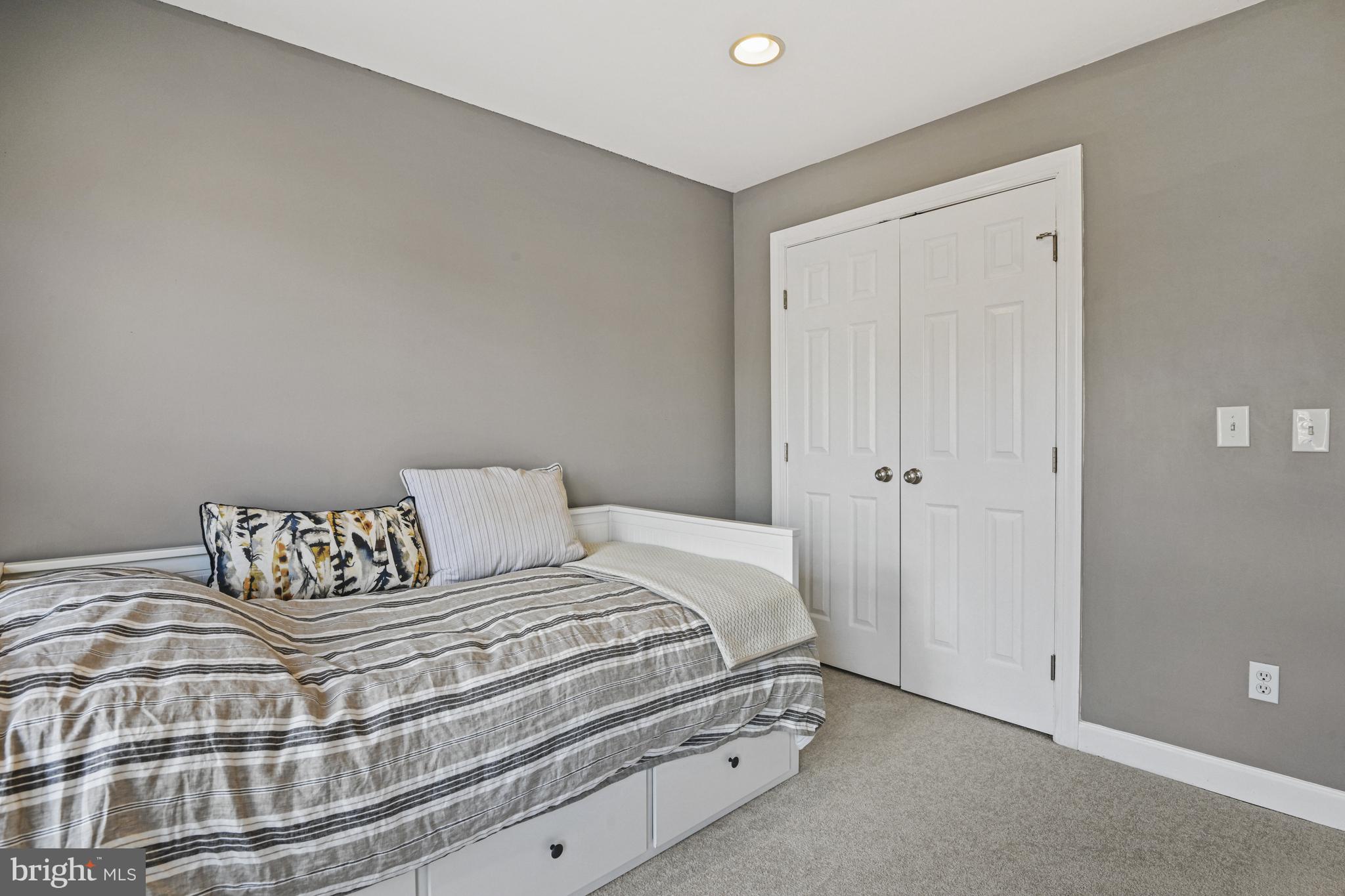 BIRCH POND - Residential