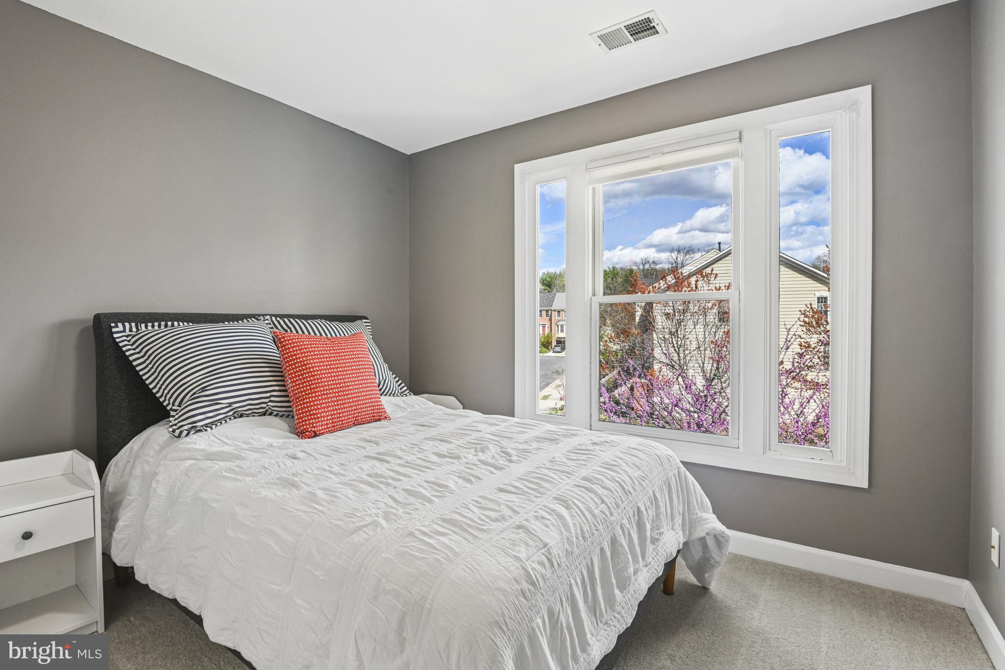 BIRCH POND - Residential