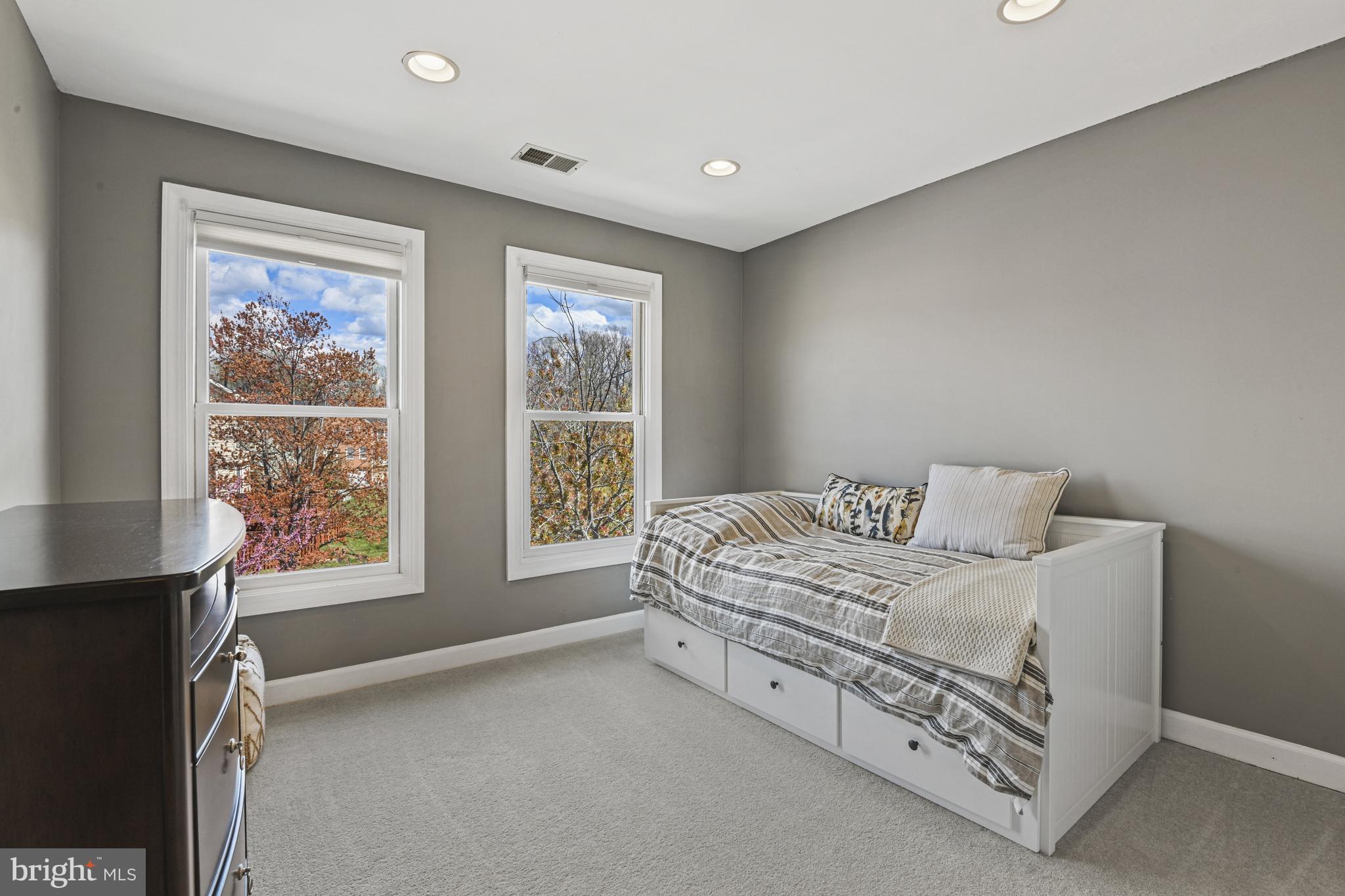 BIRCH POND - Residential