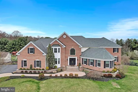 4 Jonathan Drive, Robbinsville, NJ MLS: NJME2057780
