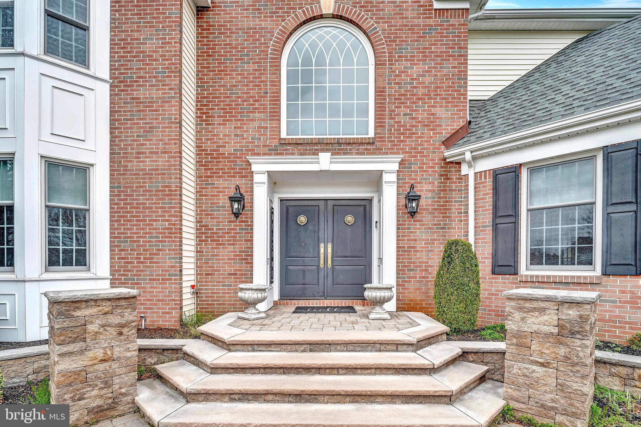 4 JONATHAN DRIVE