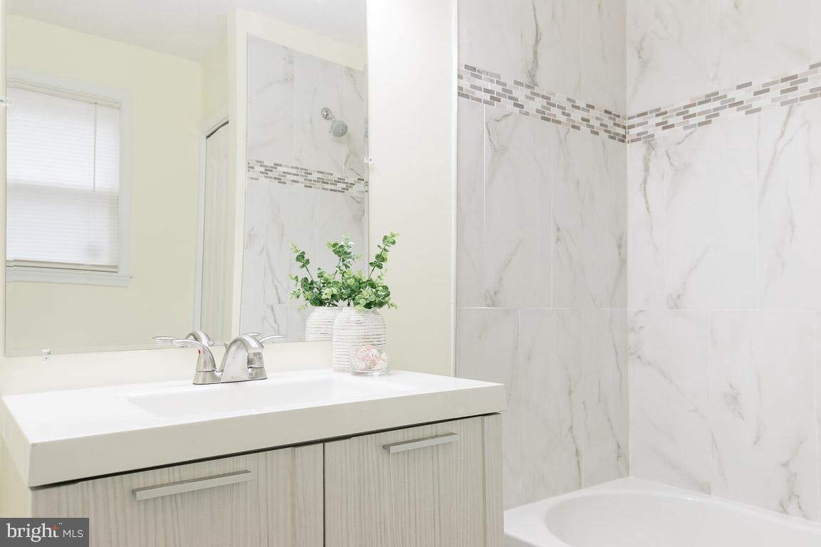 HILLSIDE - Residential