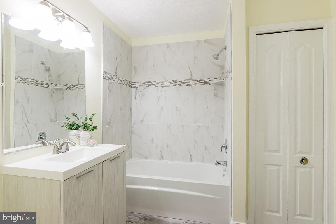 HILLSIDE - Residential