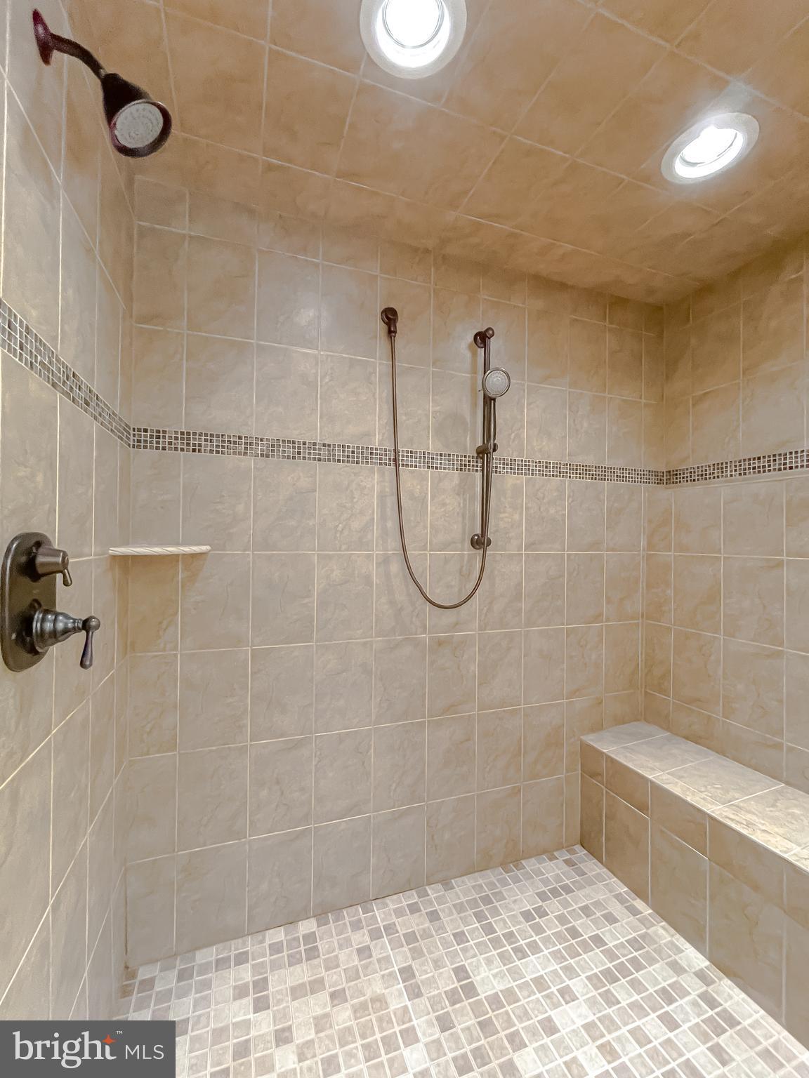 LEONARDS GRANT - Residential