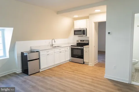 380 Broadview Avenue Unit 2, Warrenton, VA MLS: VAFQ2019432