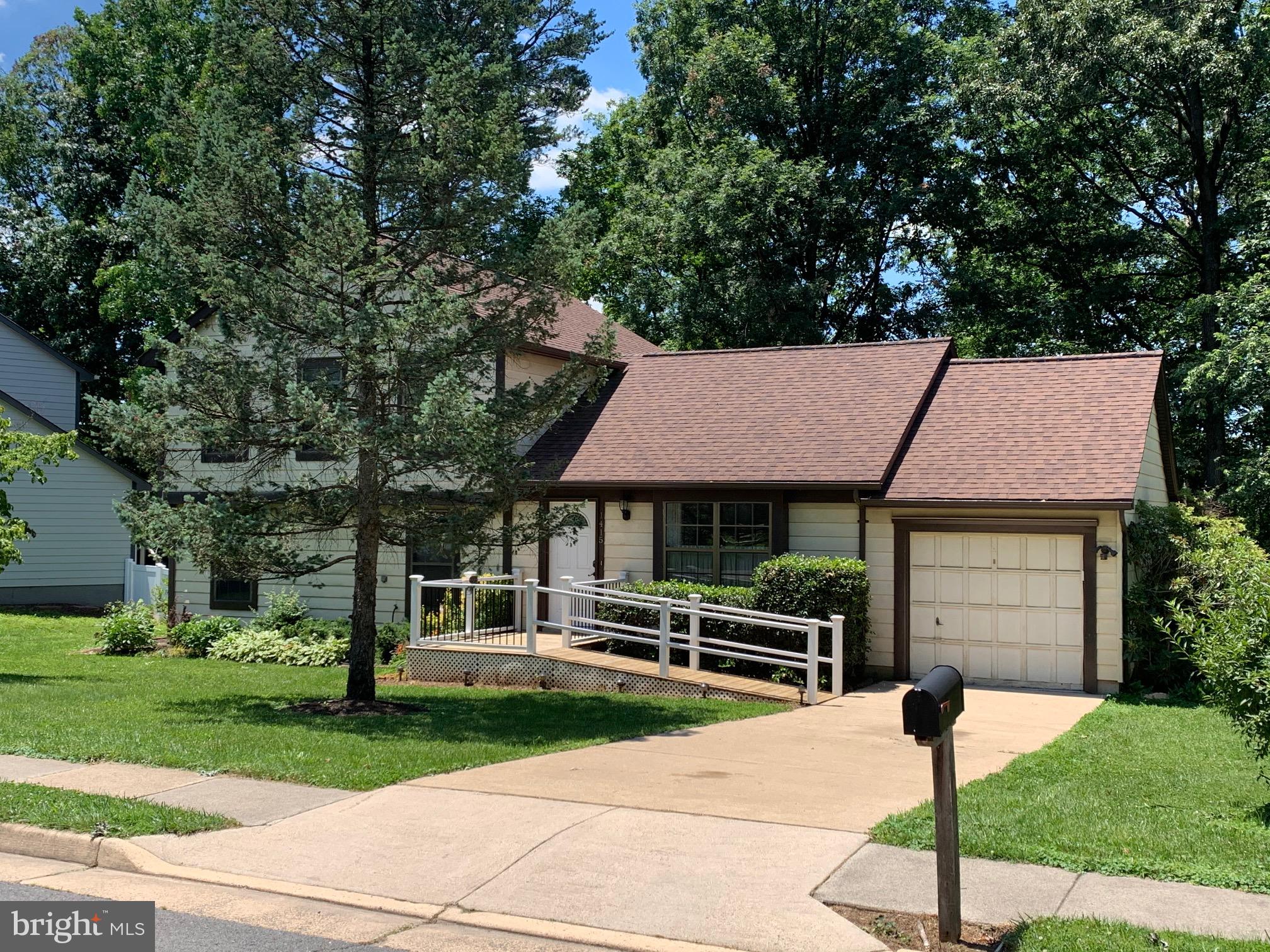 1415 BAYSHIRE LANE