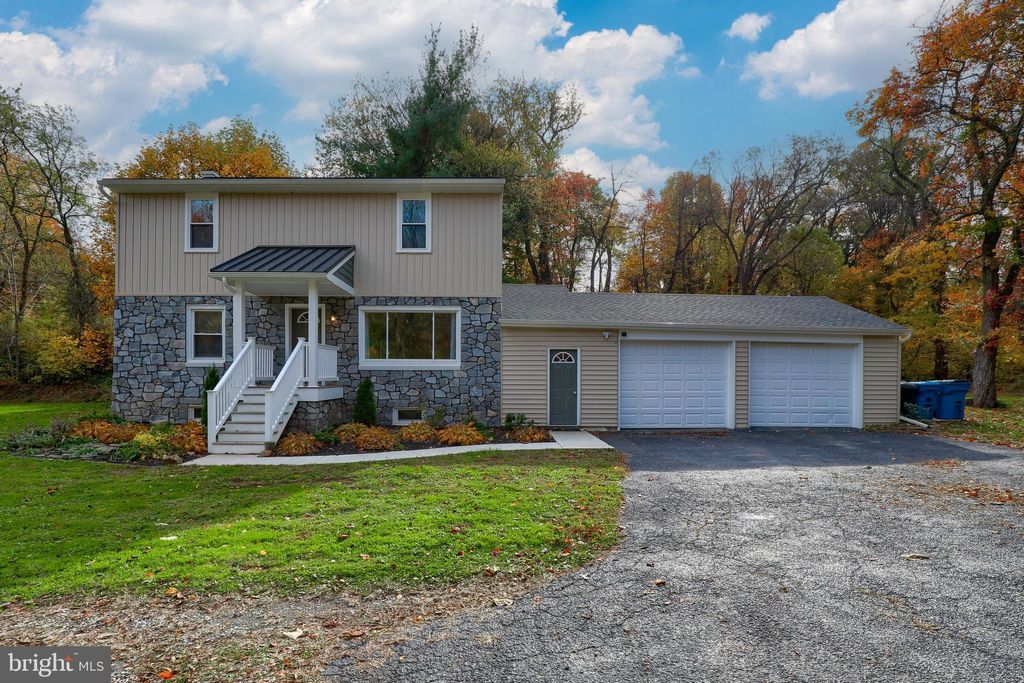 Photo of 614 SYCAMORE DR, COLUMBIA, PA 17512 (MLS # PALA2027206)