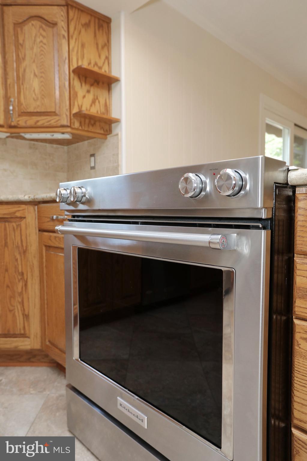 AVON CREST - Residential