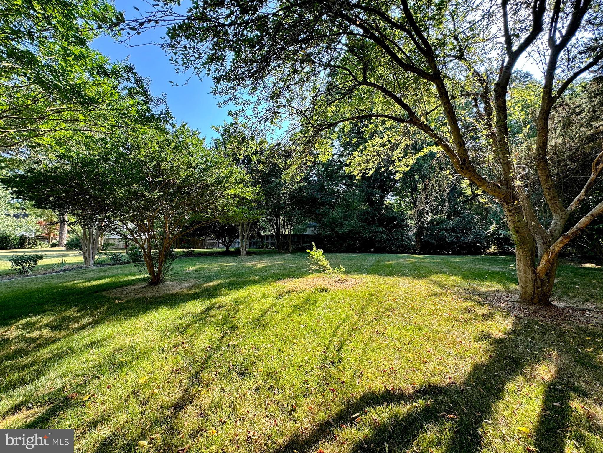 AVON CREST - Residential