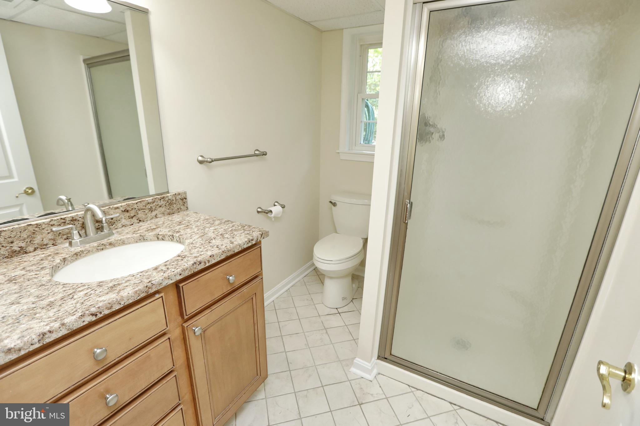 AVON CREST - Residential