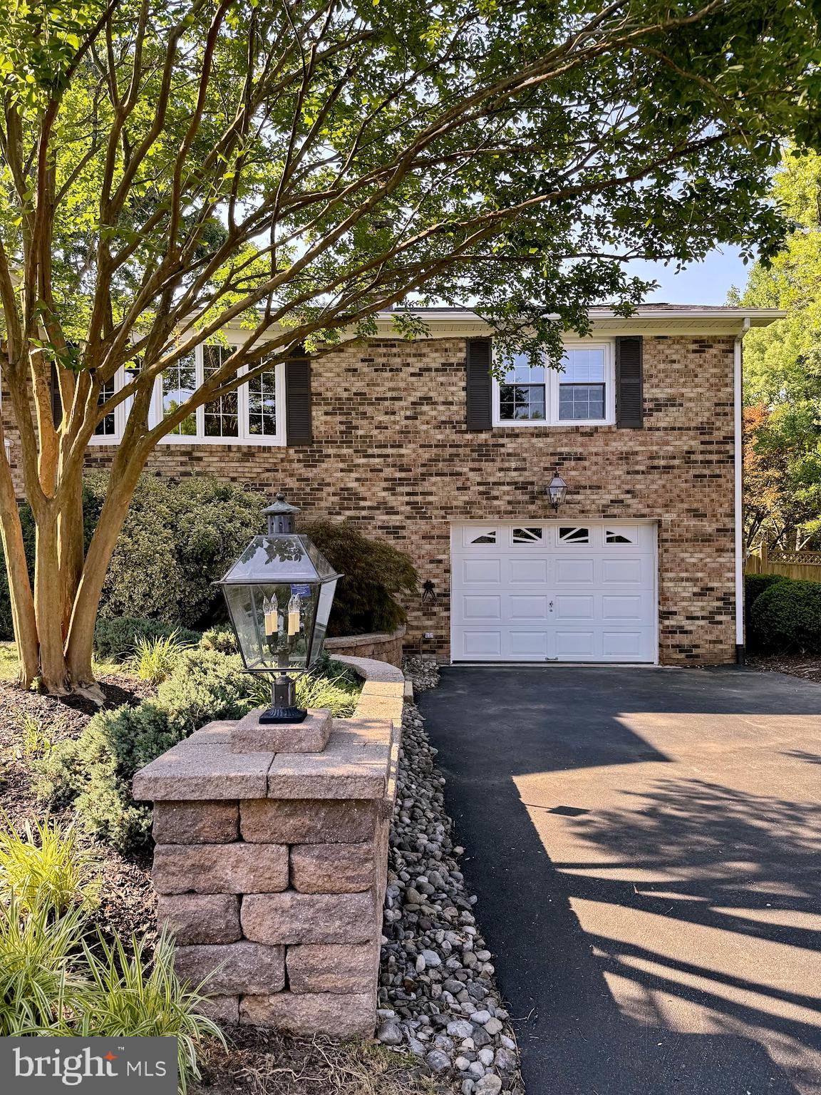 AVON CREST - Residential