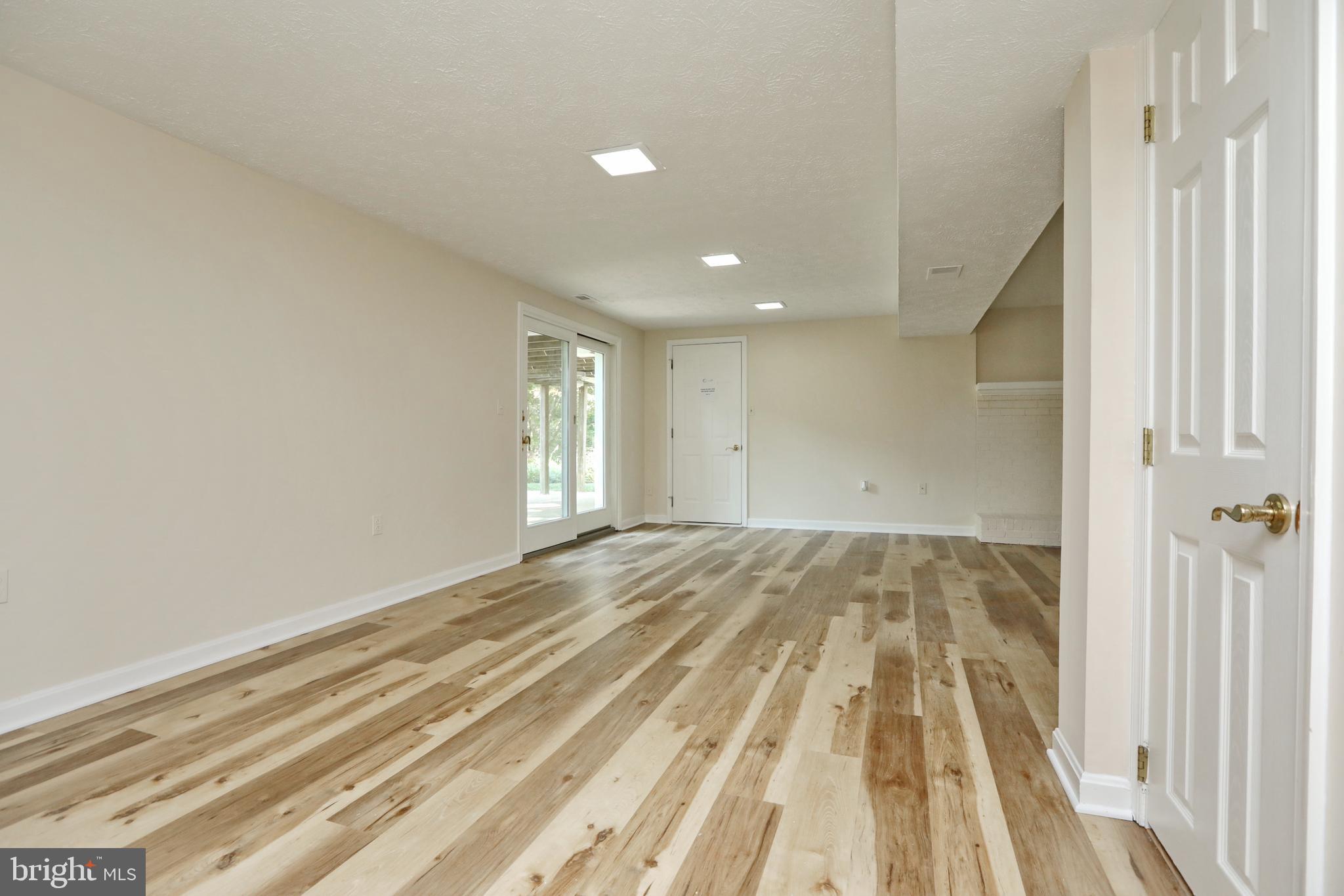 AVON CREST - Residential