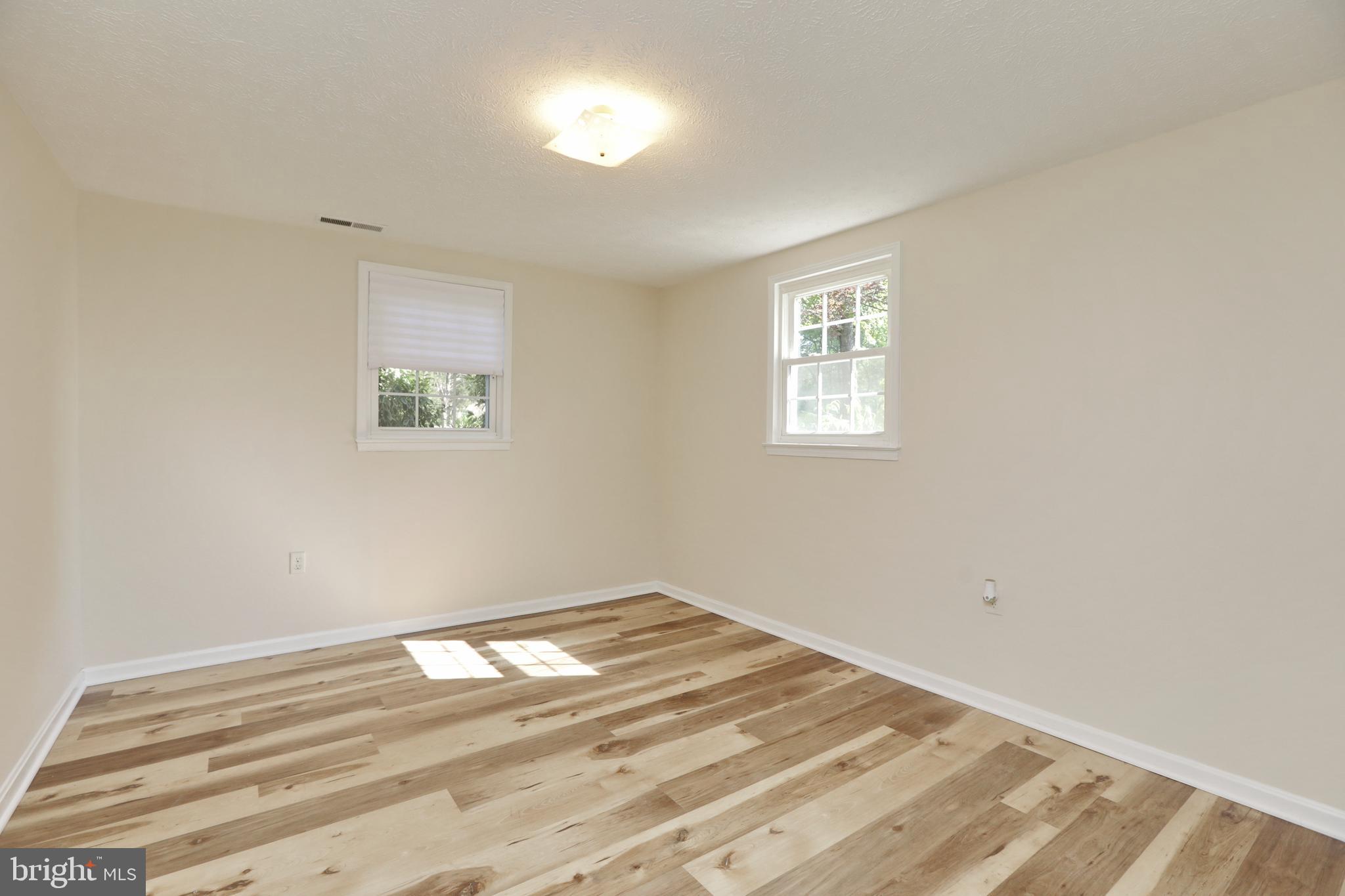 AVON CREST - Residential