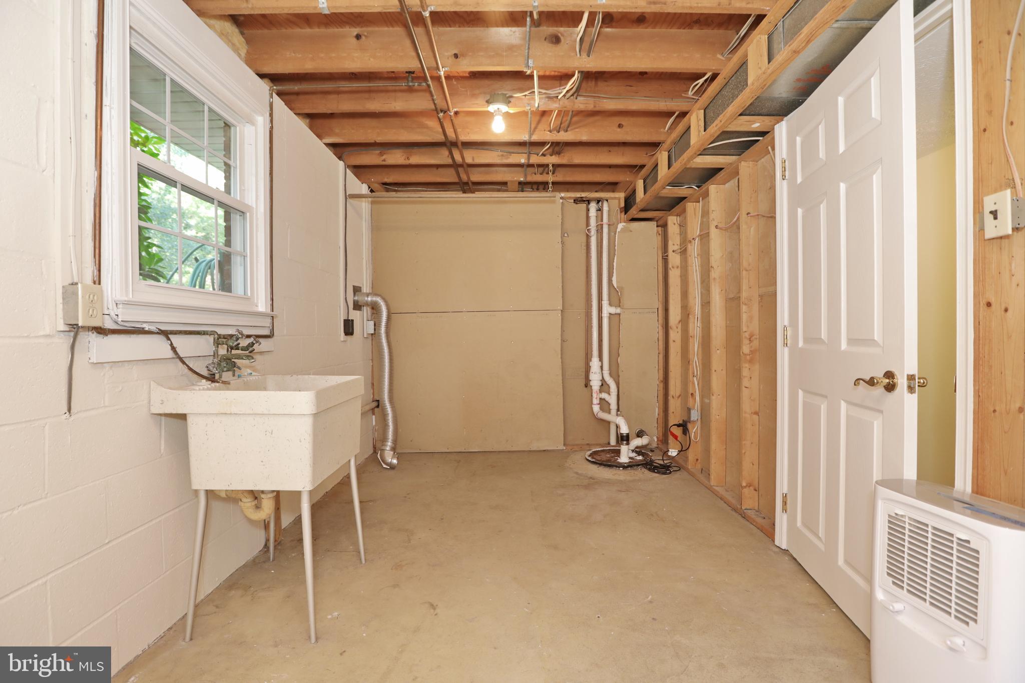 AVON CREST - Residential