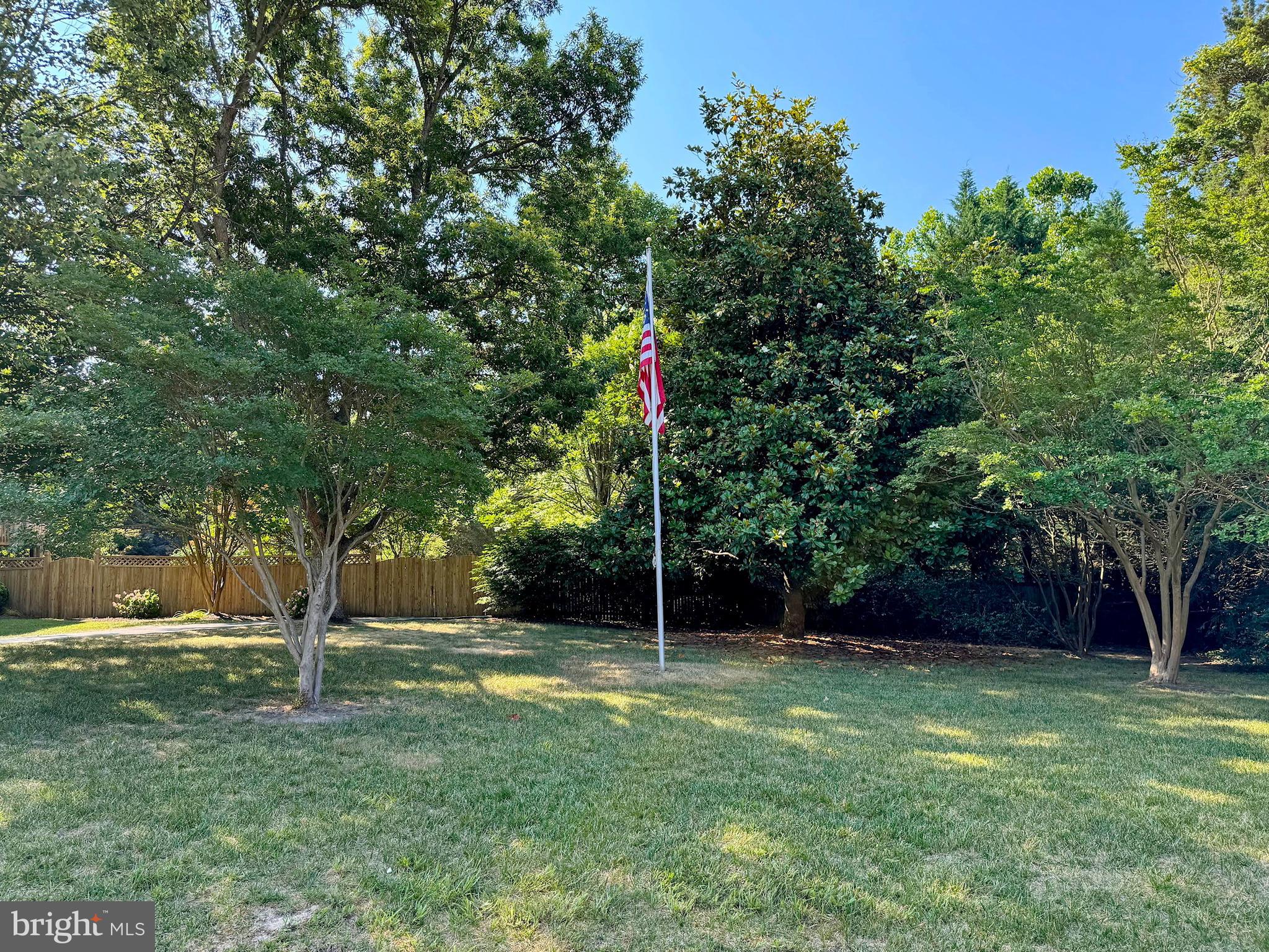 AVON CREST - Residential