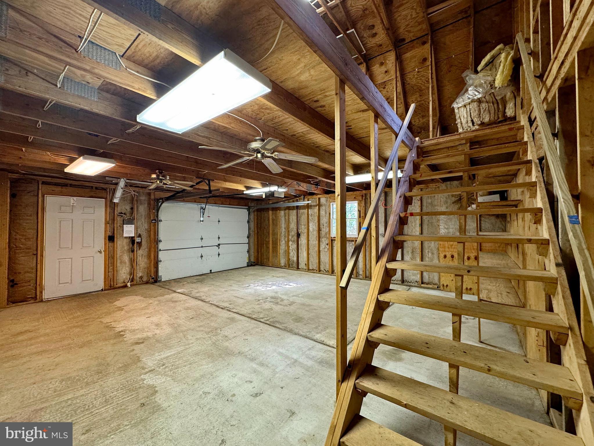 AVON CREST - Residential