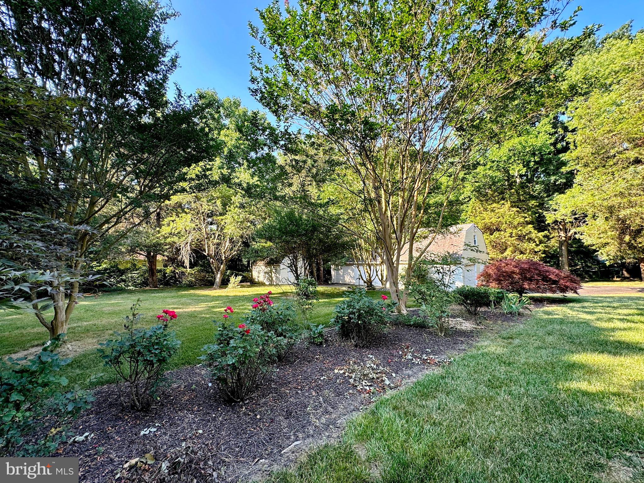 AVON CREST - Residential