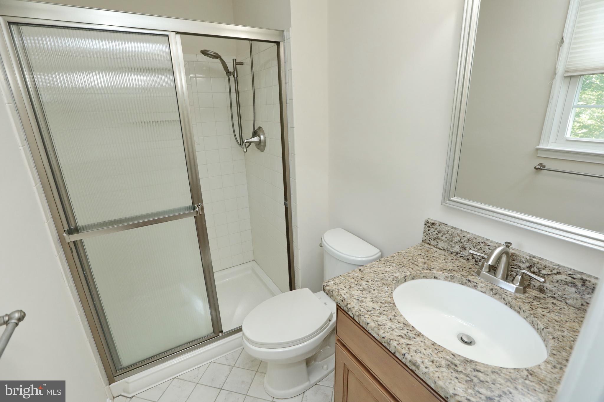 AVON CREST - Residential