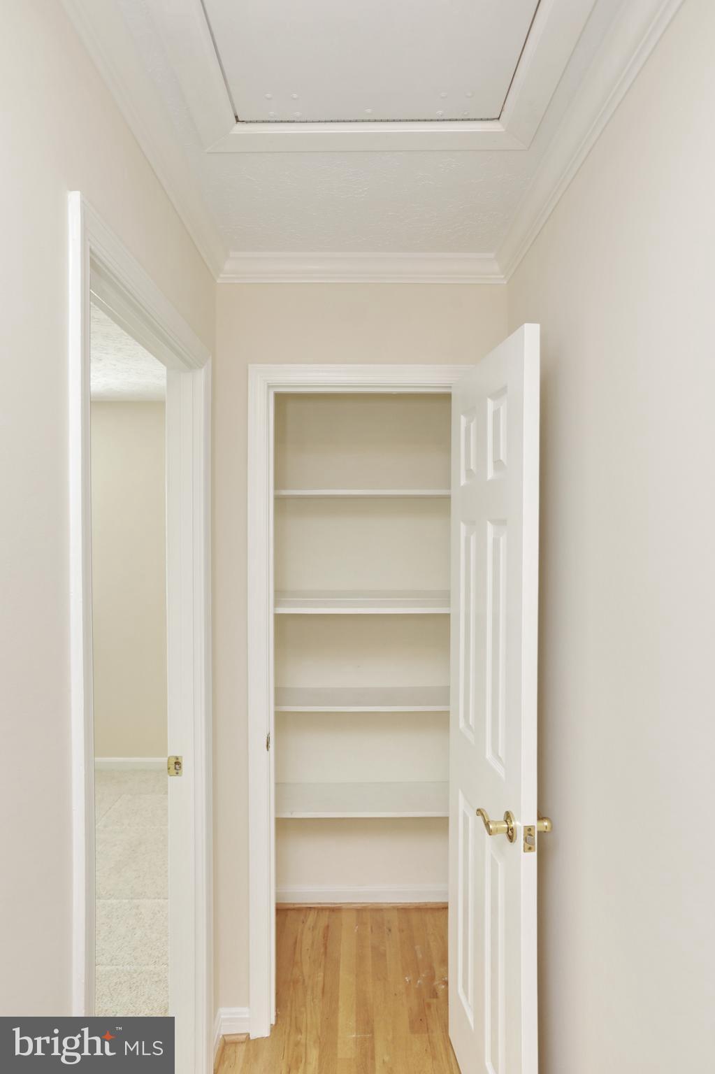 AVON CREST - Residential