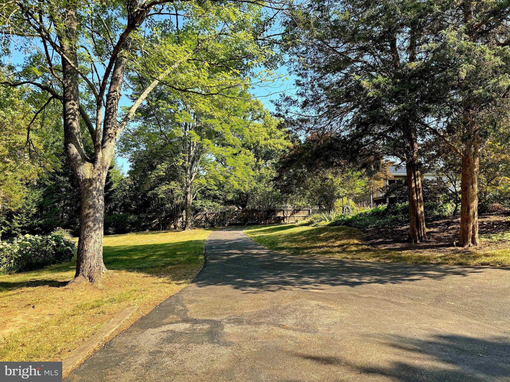 AVON CREST - Residential