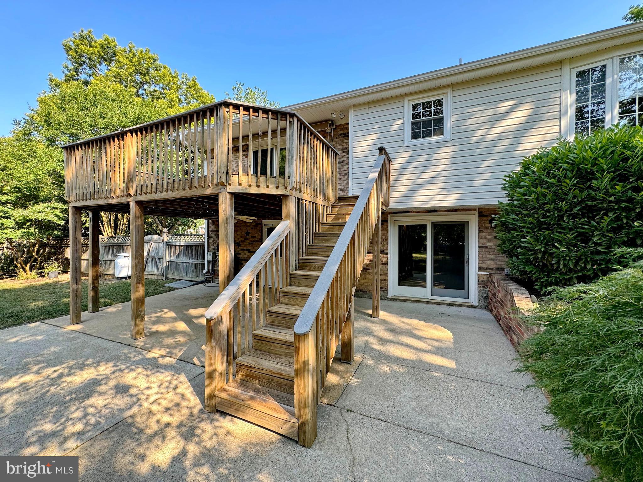 AVON CREST - Residential