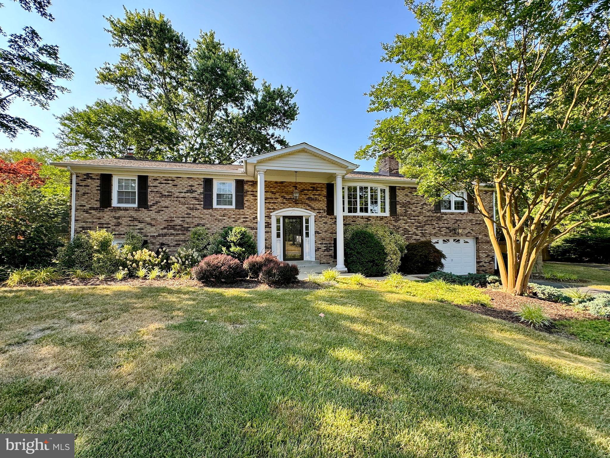 AVON CREST - Residential