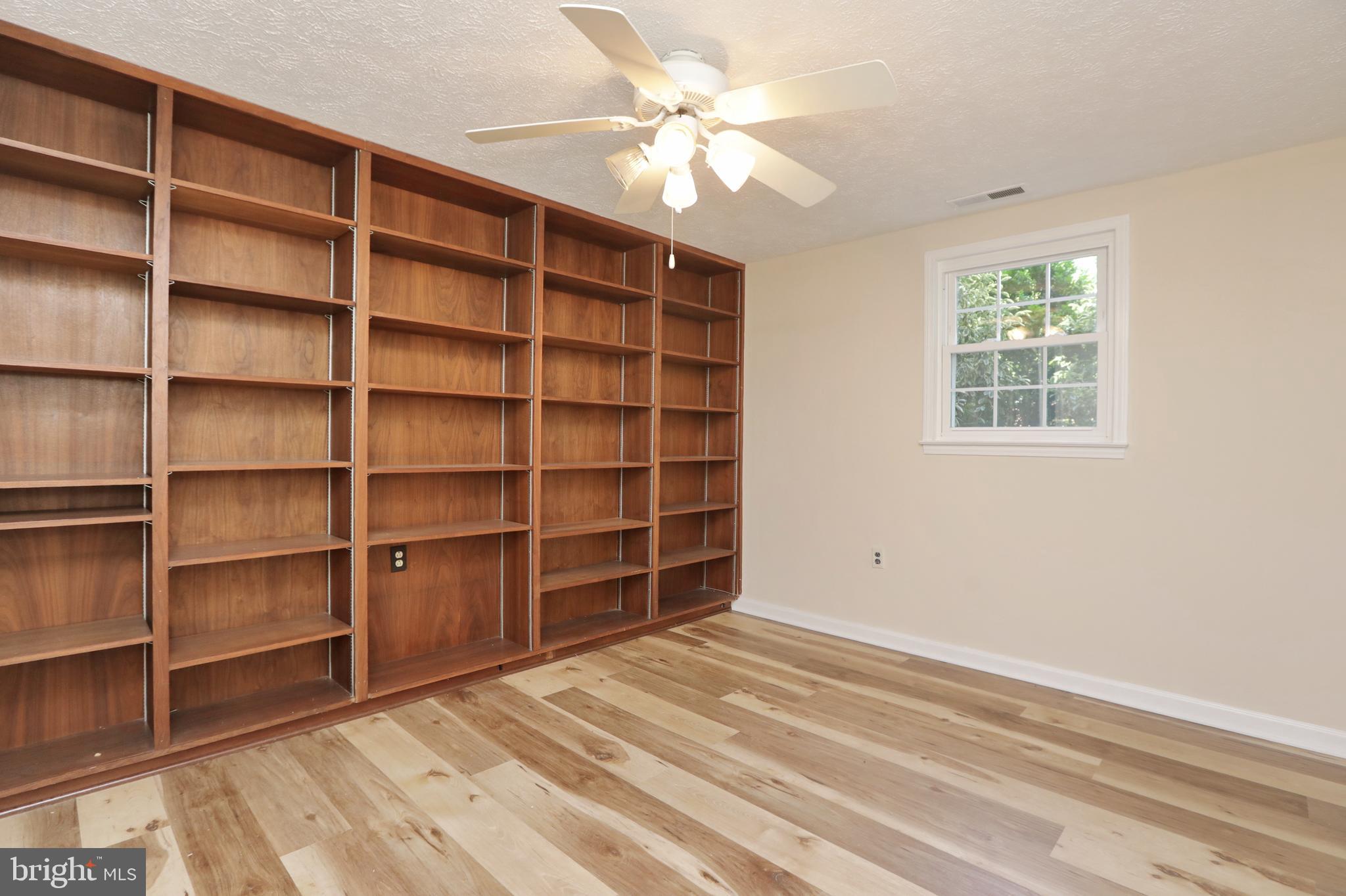 AVON CREST - Residential