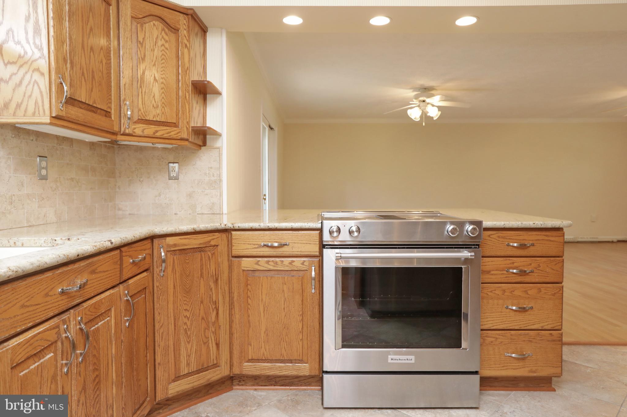 AVON CREST - Residential