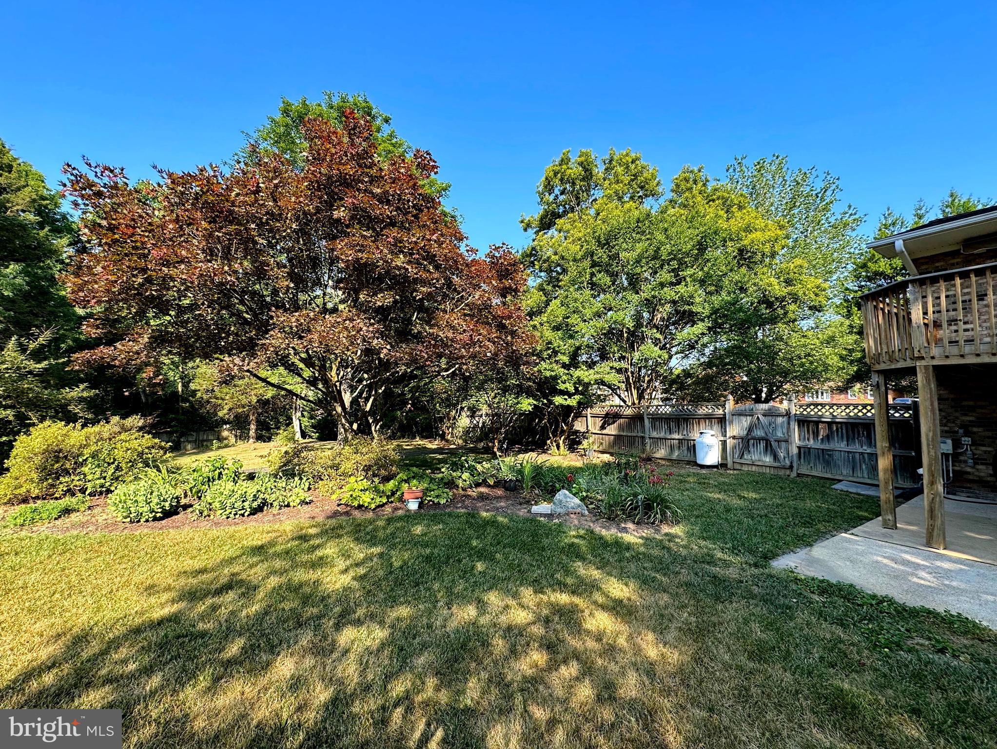 AVON CREST - Residential