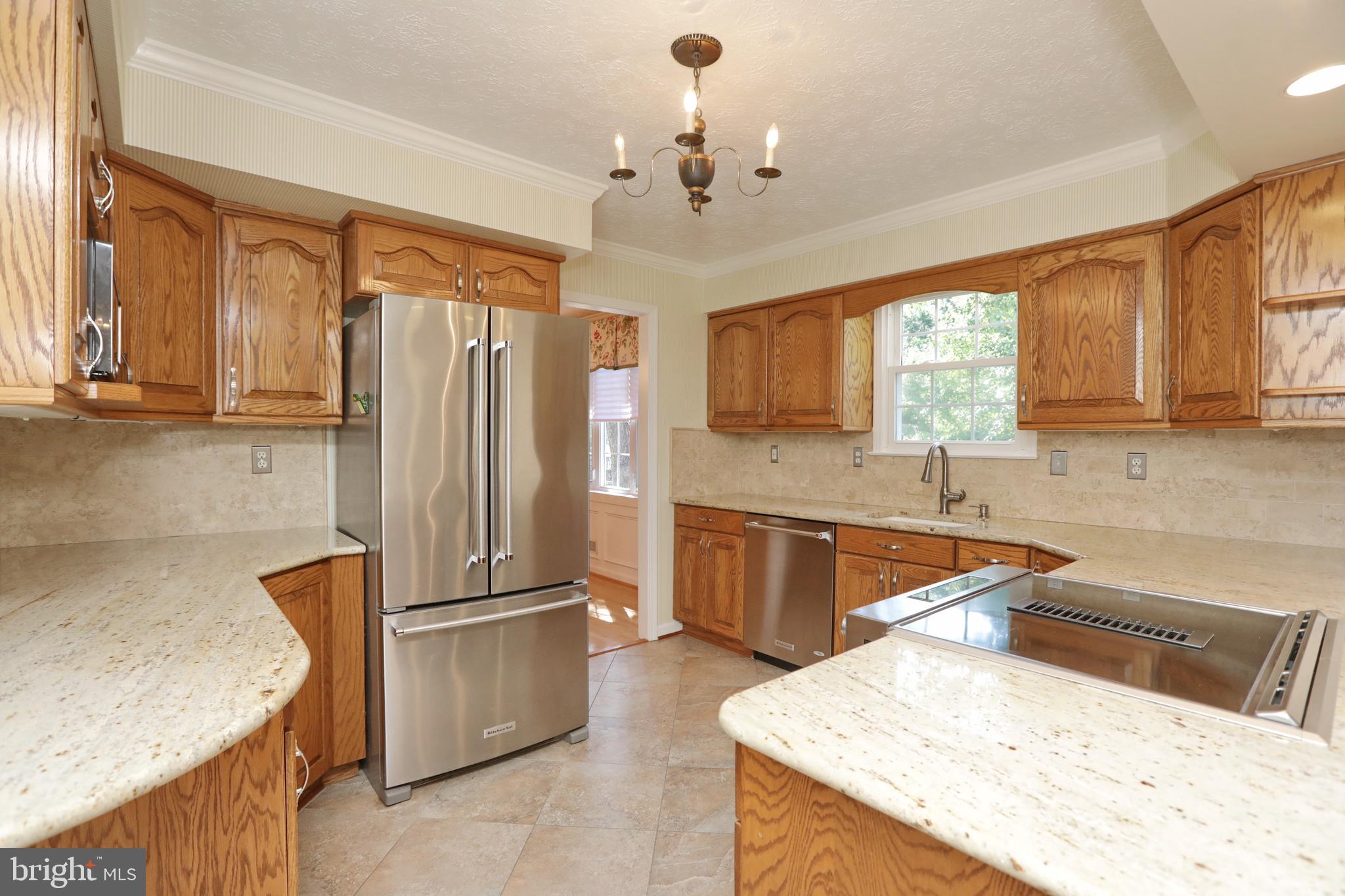 AVON CREST - Residential