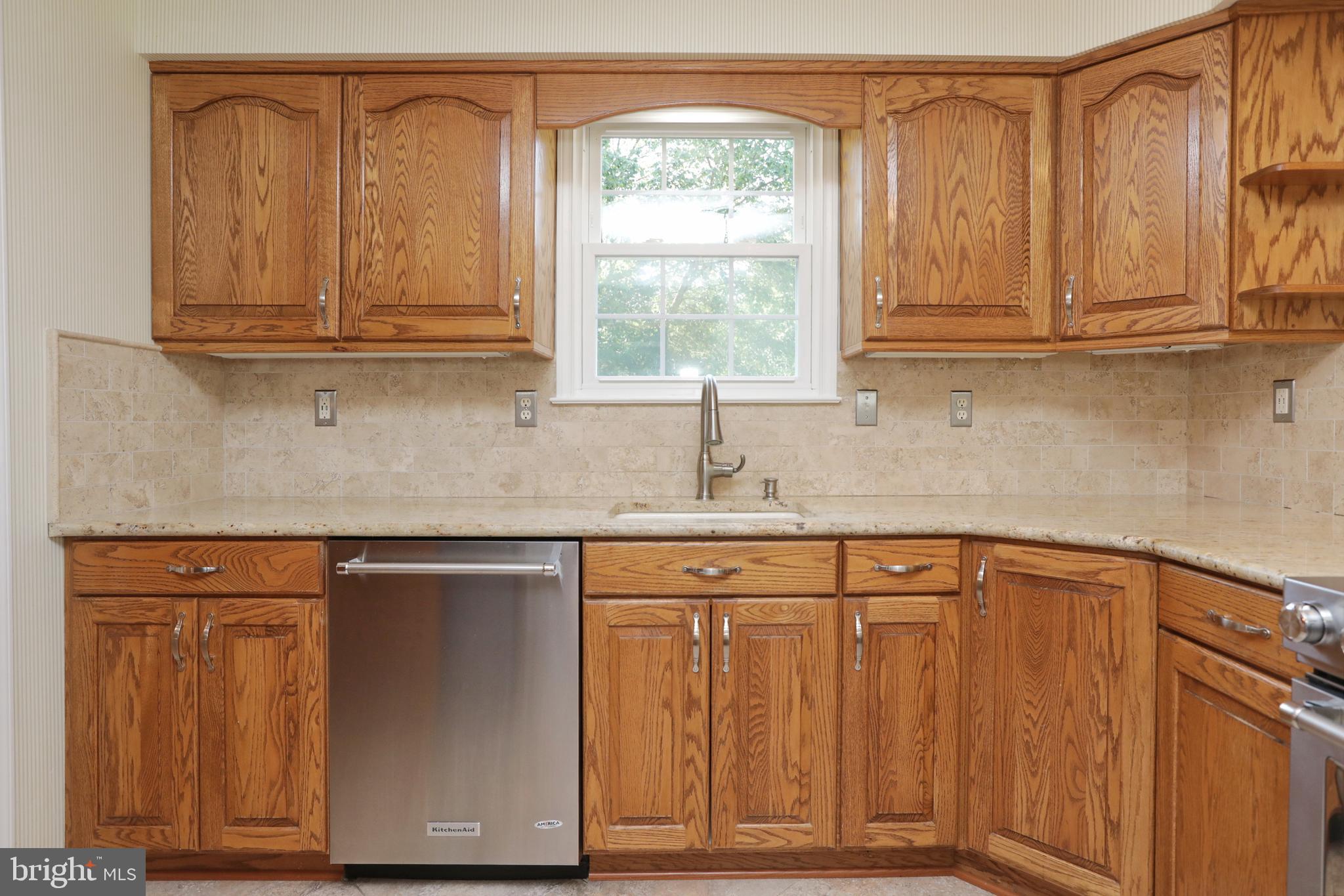 AVON CREST - Residential