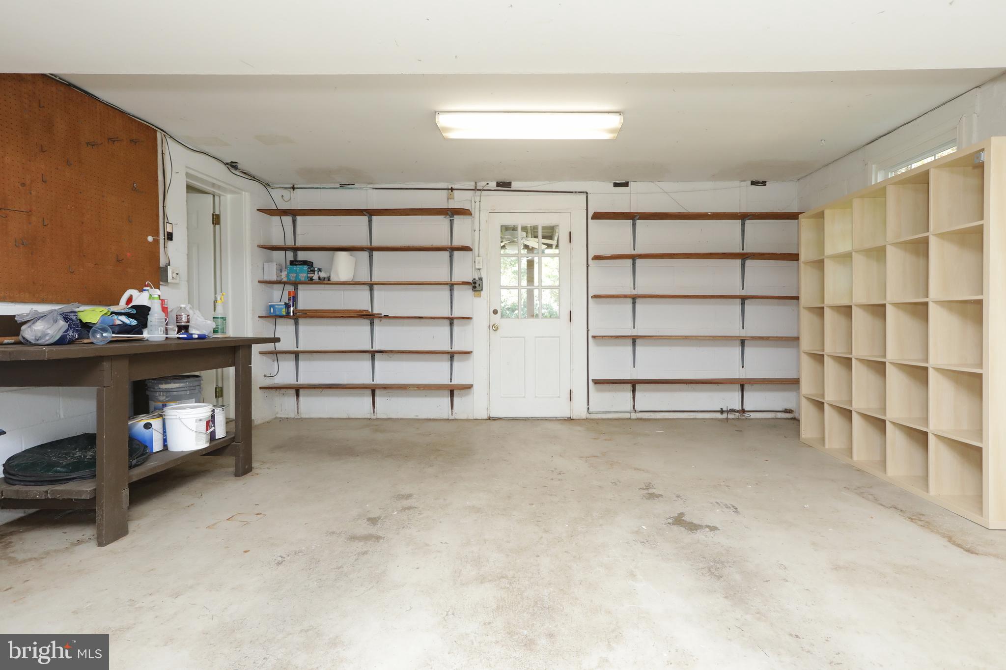 AVON CREST - Residential