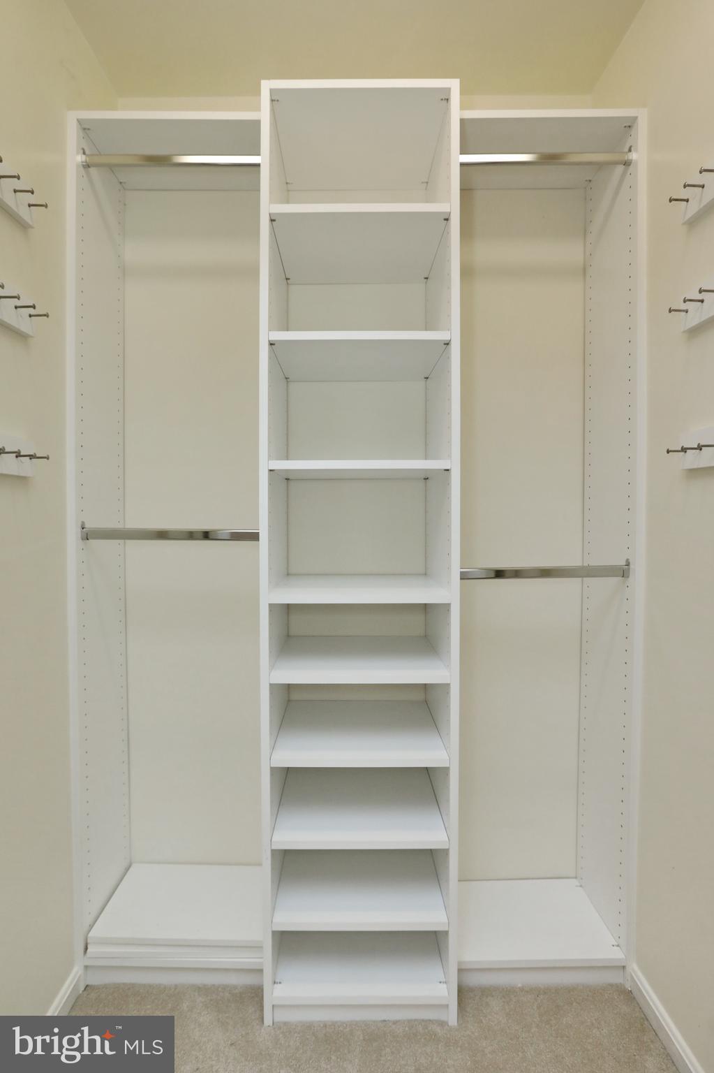 AVON CREST - Residential