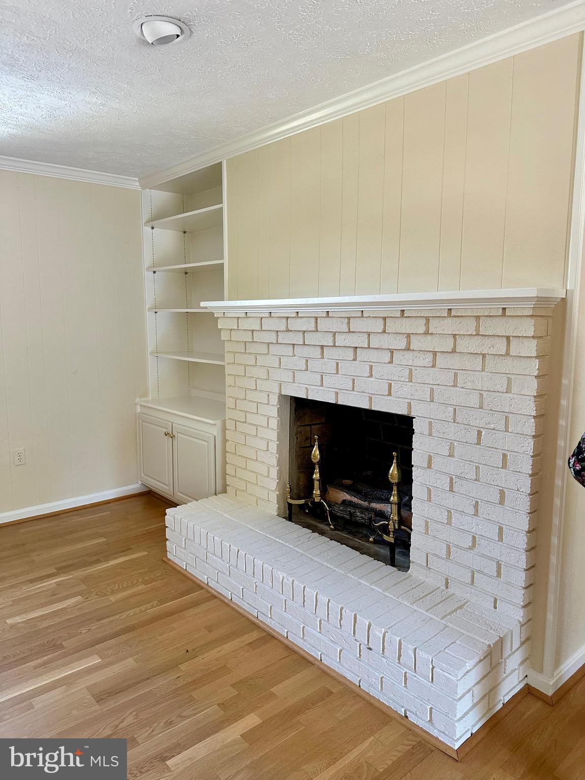 AVON CREST - Residential