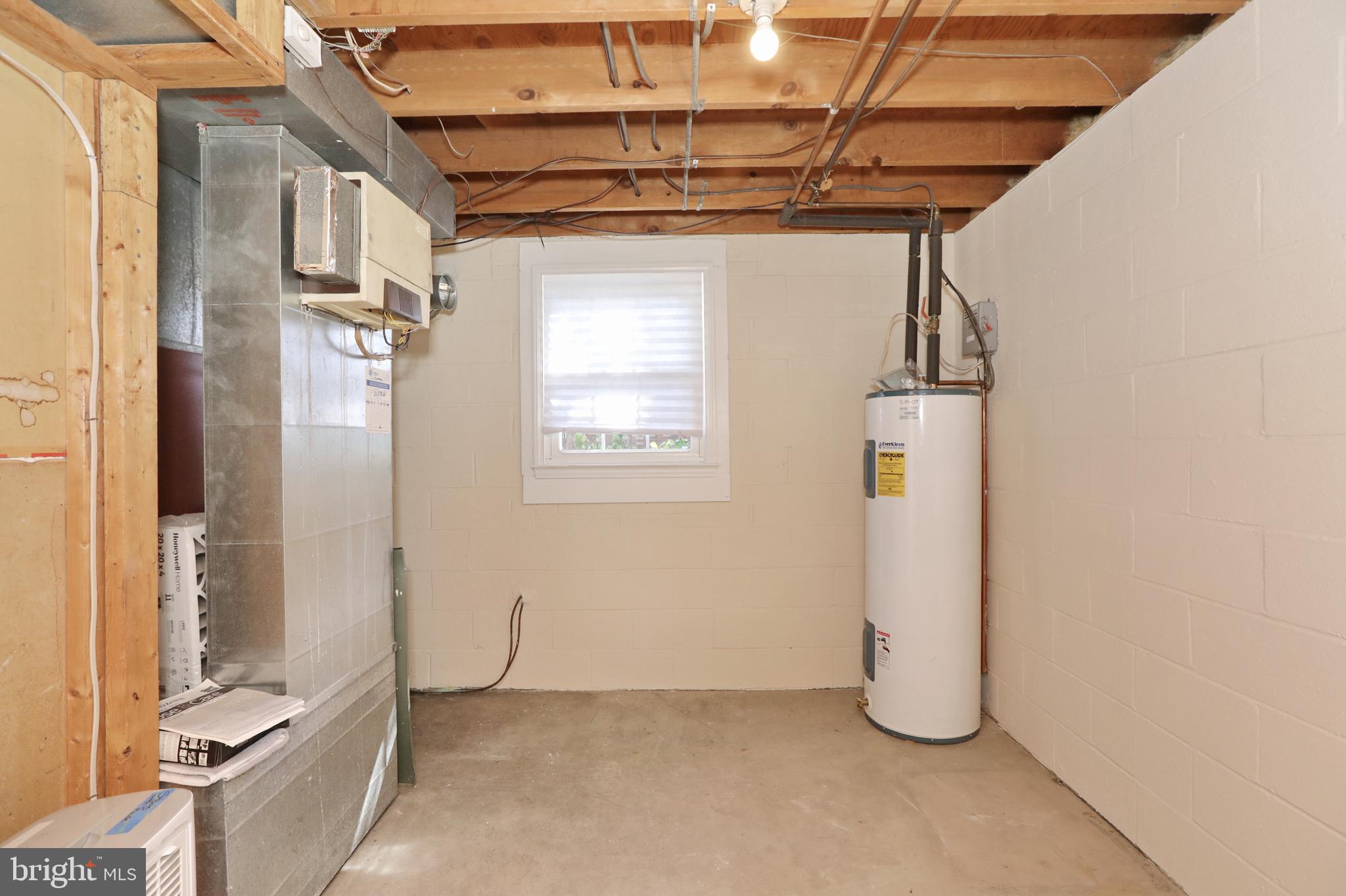 AVON CREST - Residential