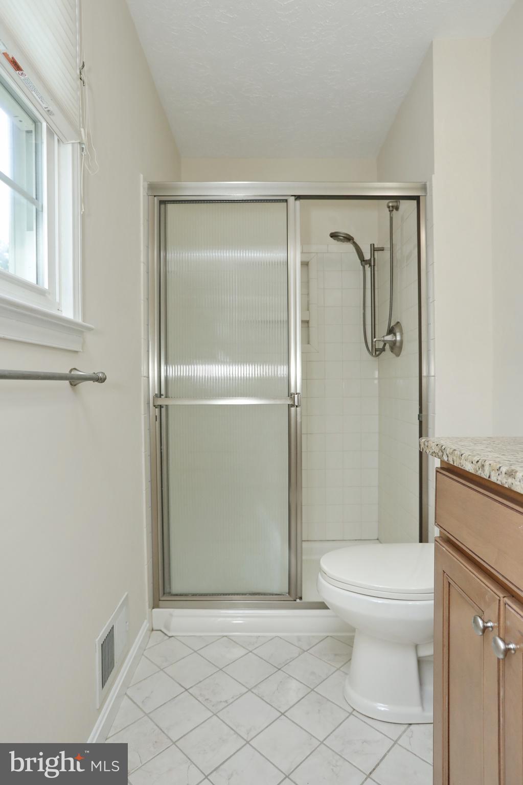 AVON CREST - Residential