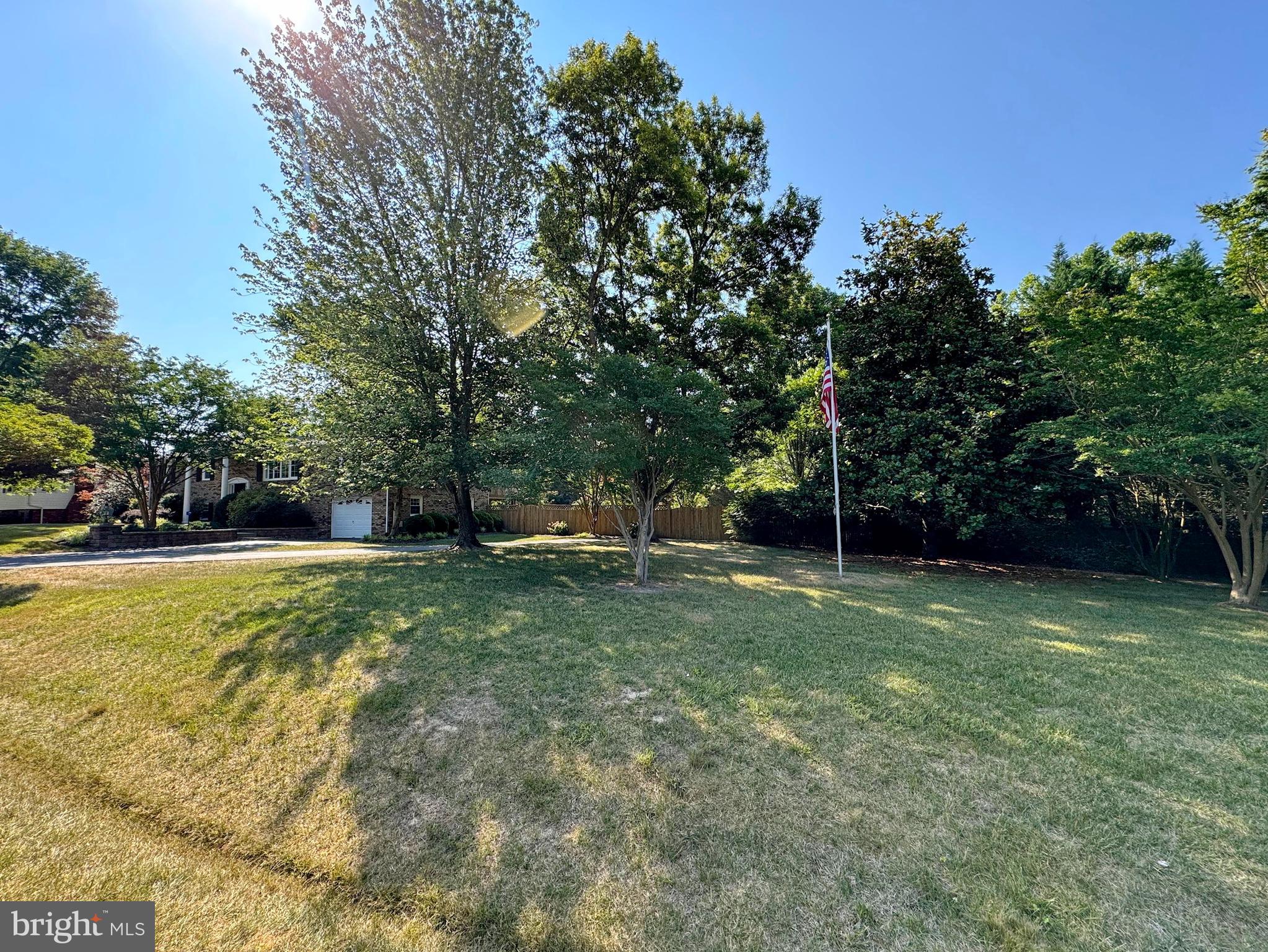 AVON CREST - Residential